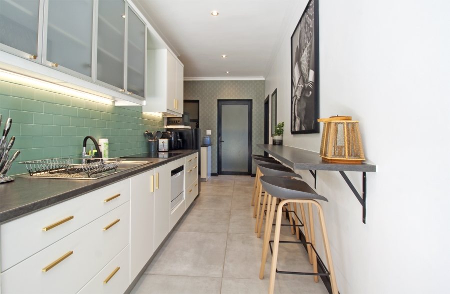 To Let 1 Bedroom Property for Rent in San Michel Western Cape